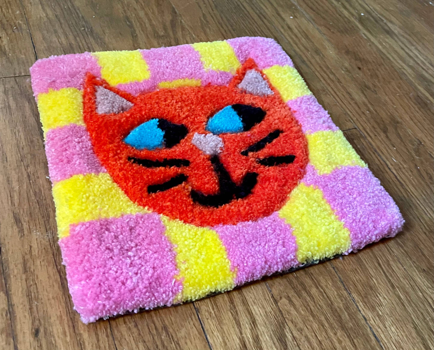 Hi Cutie - Checkered Cat Tufted Wall Hanging