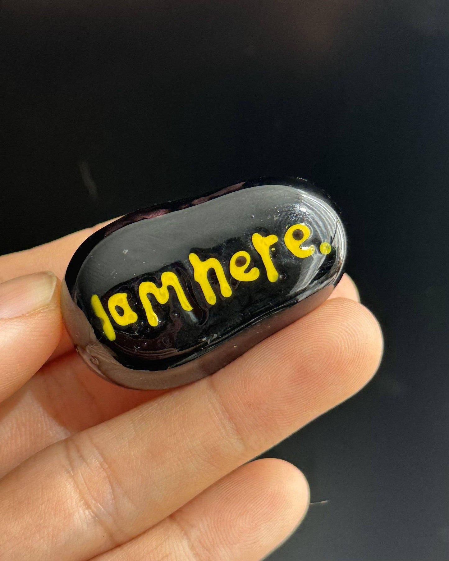 ShangDaili - 'I am here' black cat hand blown glass figurine