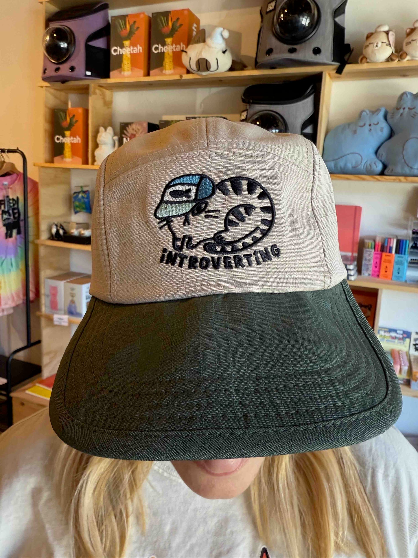 Introverting Hat by Shang Daili