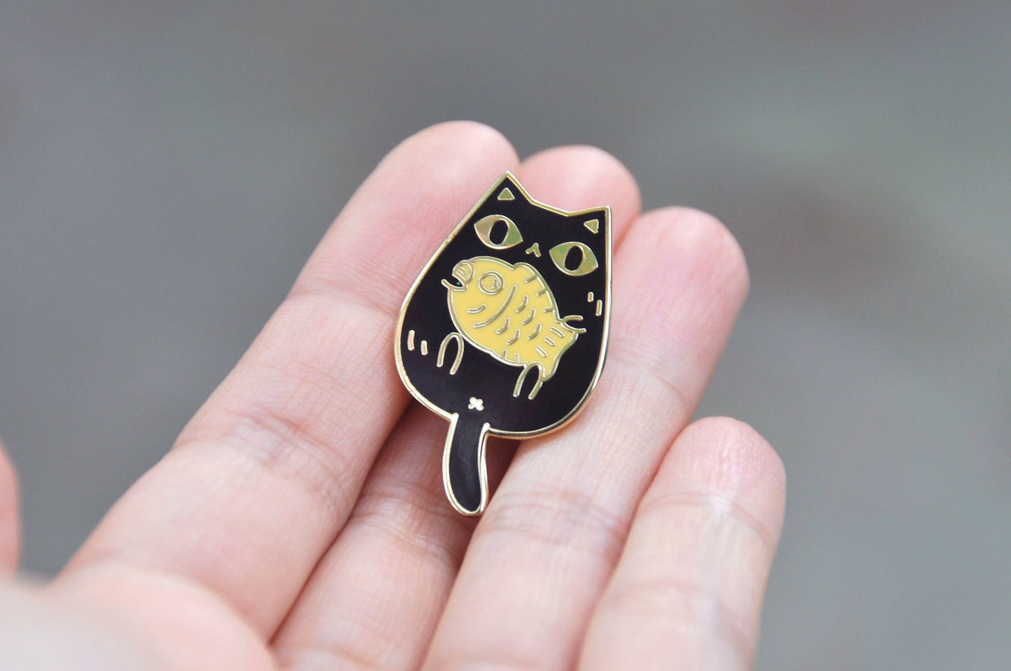 Noristudio - Black - 18K Gold Plated Taiyaki Cat Enamel Pin