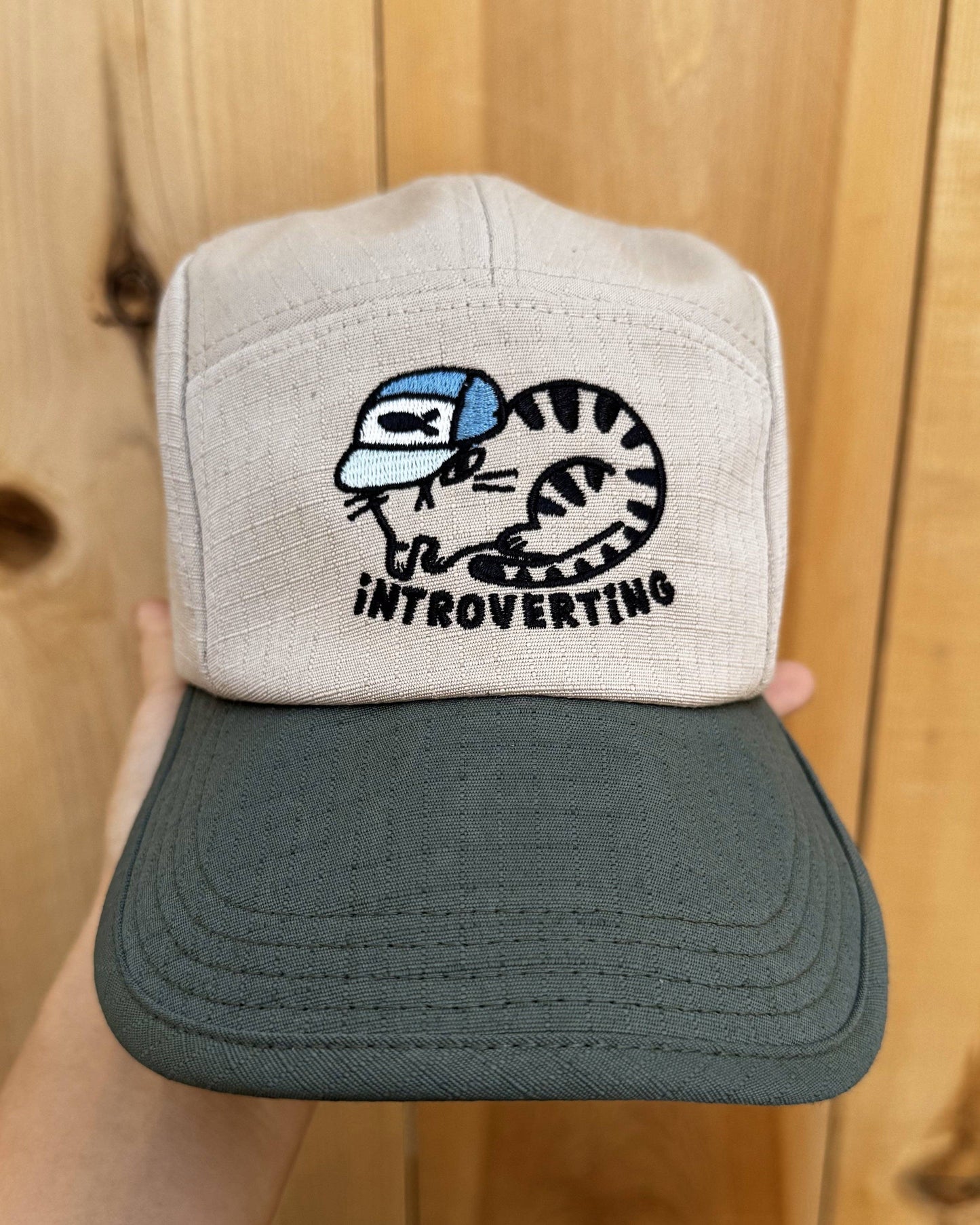 'Introverting' 5 panel trail hat