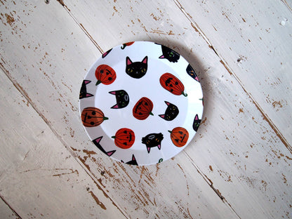 Halloween cats and pumpkins party plate, plastic plate
