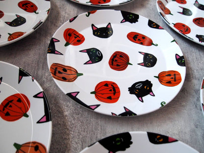 Halloween cats and pumpkins party plate, plastic plate