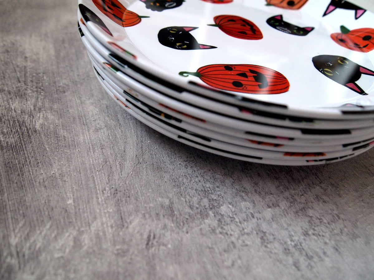 Halloween cats and pumpkins party plate, plastic plate