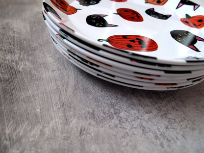 Halloween cats and pumpkins party plate, plastic plate