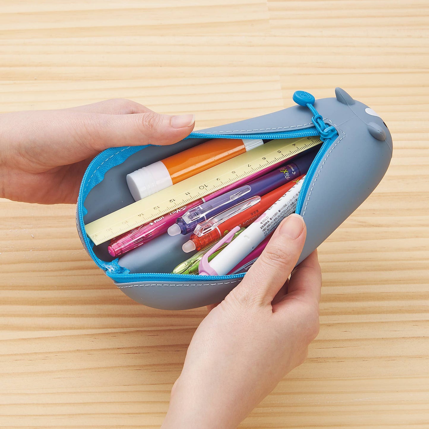 Lying Down Zipper Pouch