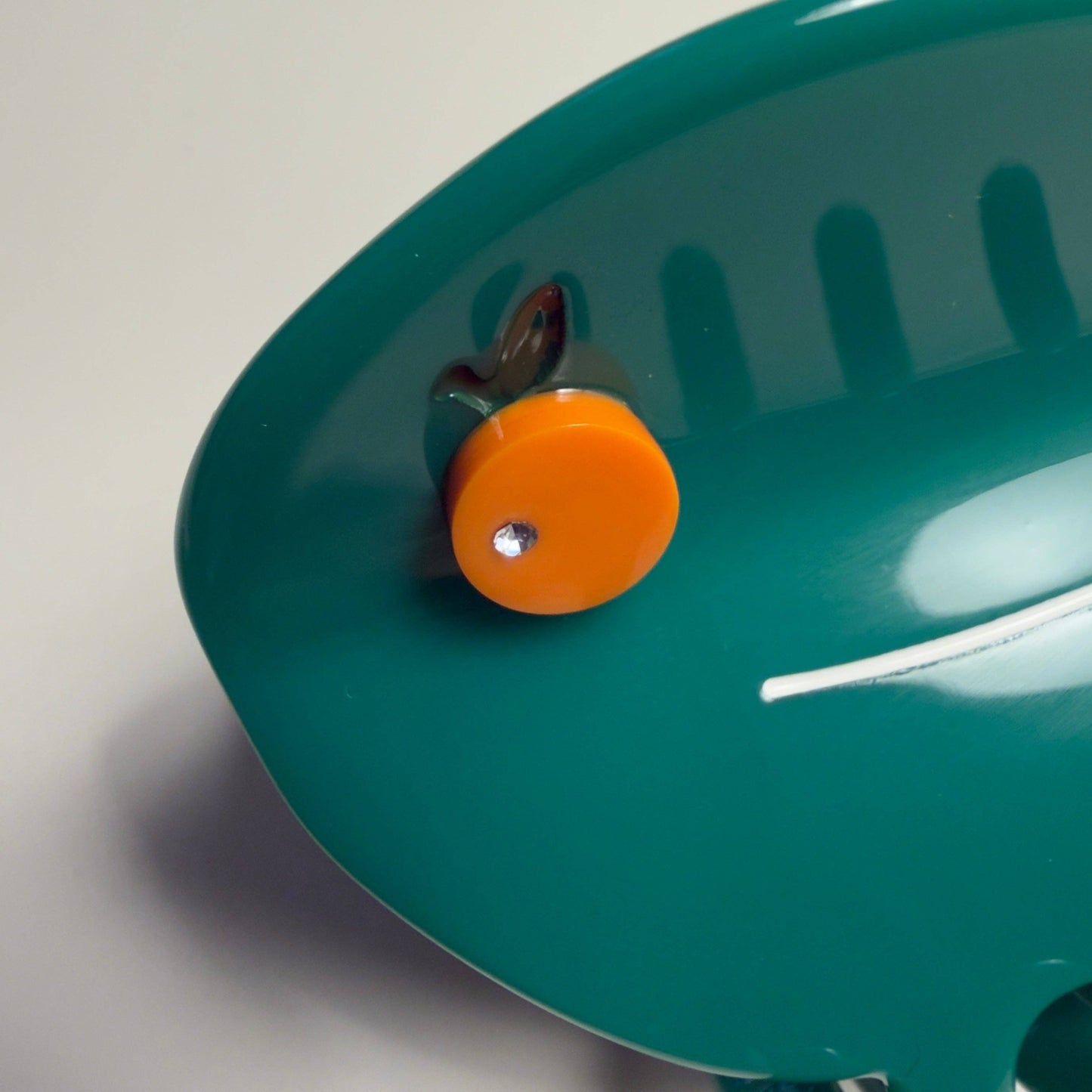 Orange Green Cat Hair Claw