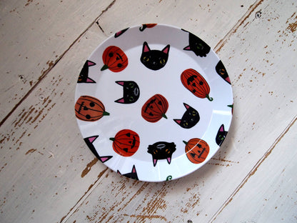 Halloween cats and pumpkins party plate, plastic plate