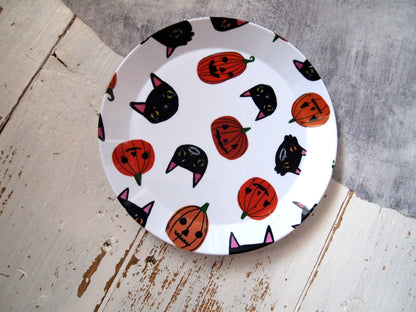 Halloween cats and pumpkins party plate, plastic plate