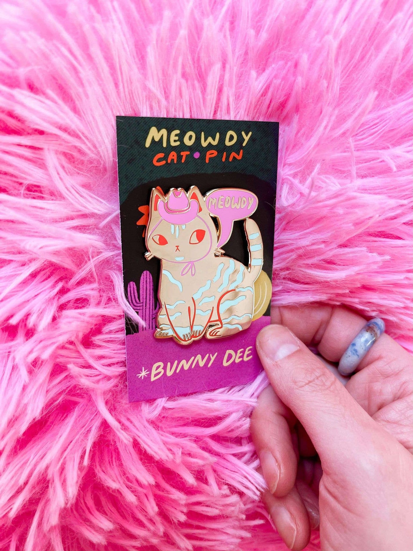 Meowdy the country cat hard enamel pin