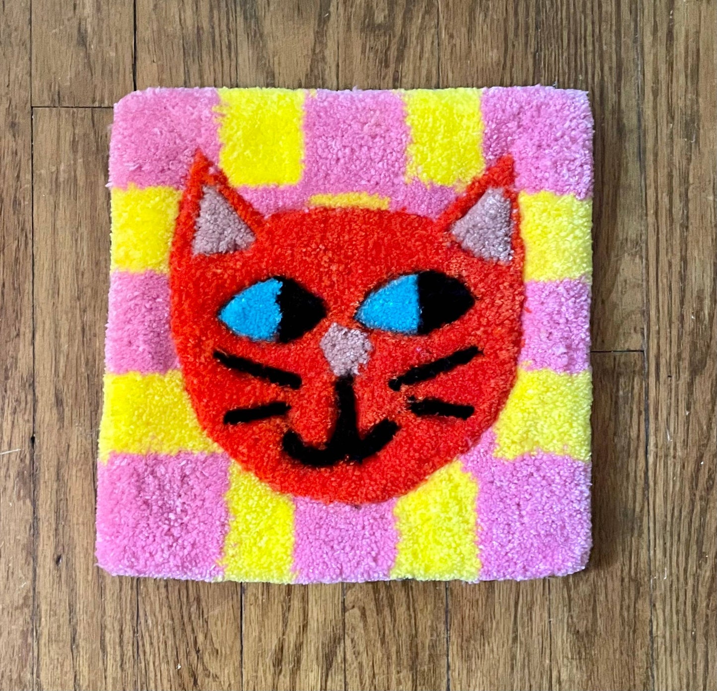 Hi Cutie - Checkered Cat Tufted Wall Hanging