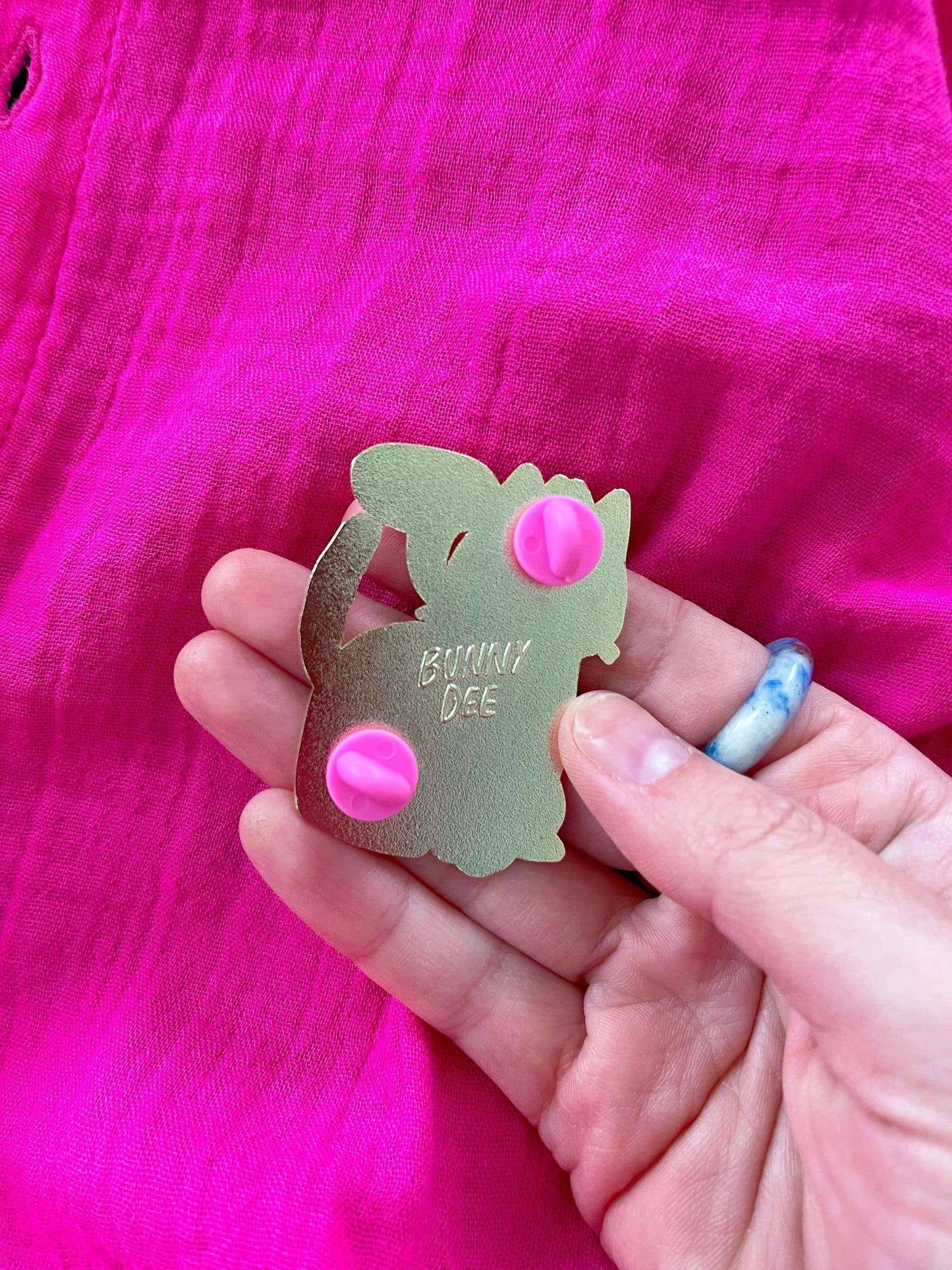 Meowdy the country cat hard enamel pin