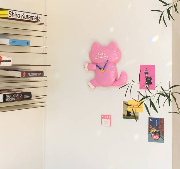 Mogry Moving Wall Deco Clock