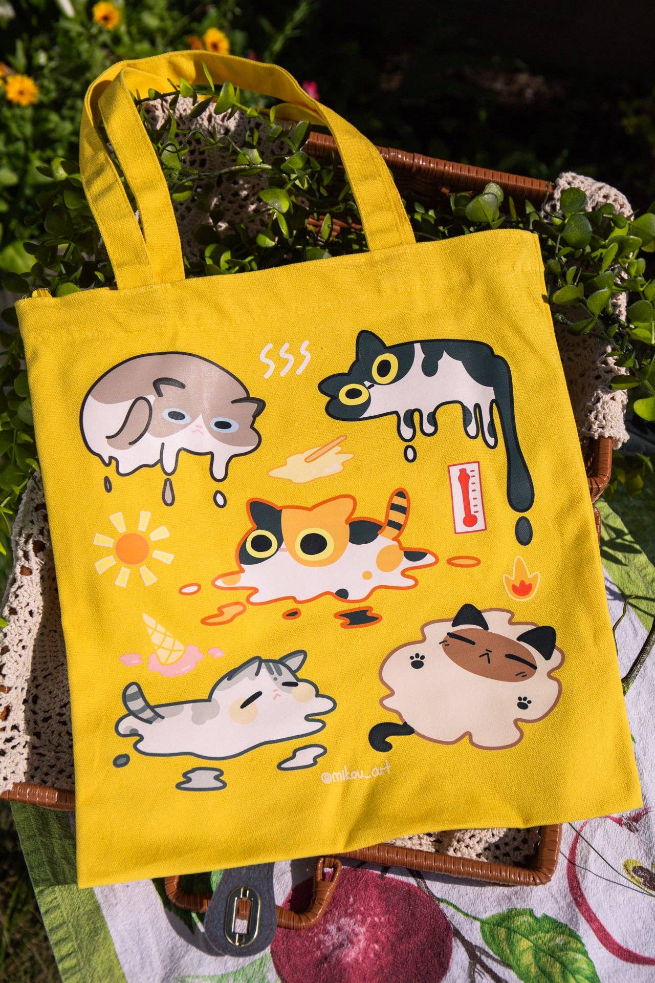 MikouArt - Melting Cats Cotton Tote Bag | Inner Pocket + Zipper | 100% Cotton | Gift for Cat Lovers | Handmade, Durable and Functional