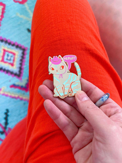 Meowdy the country cat hard enamel pin