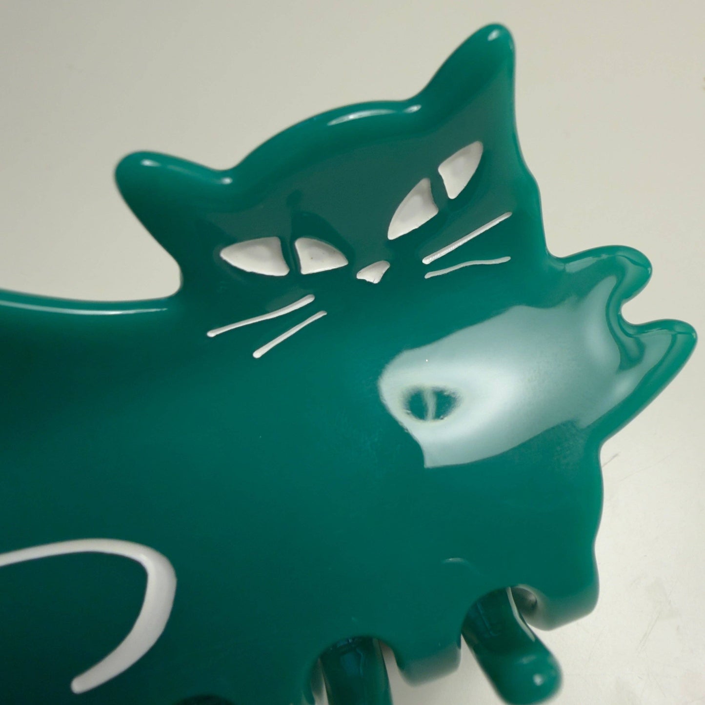 Orange Green Cat Hair Claw