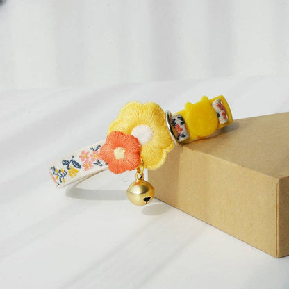 Cheerhunting - Mokka - Adjustable Cat Collar with Flowers Design